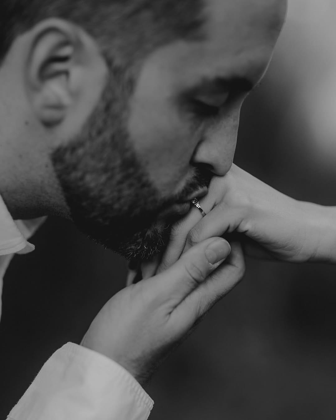 Post 10 by Lorena Erre • Fotógrafos de boda on Instagram (carousel)