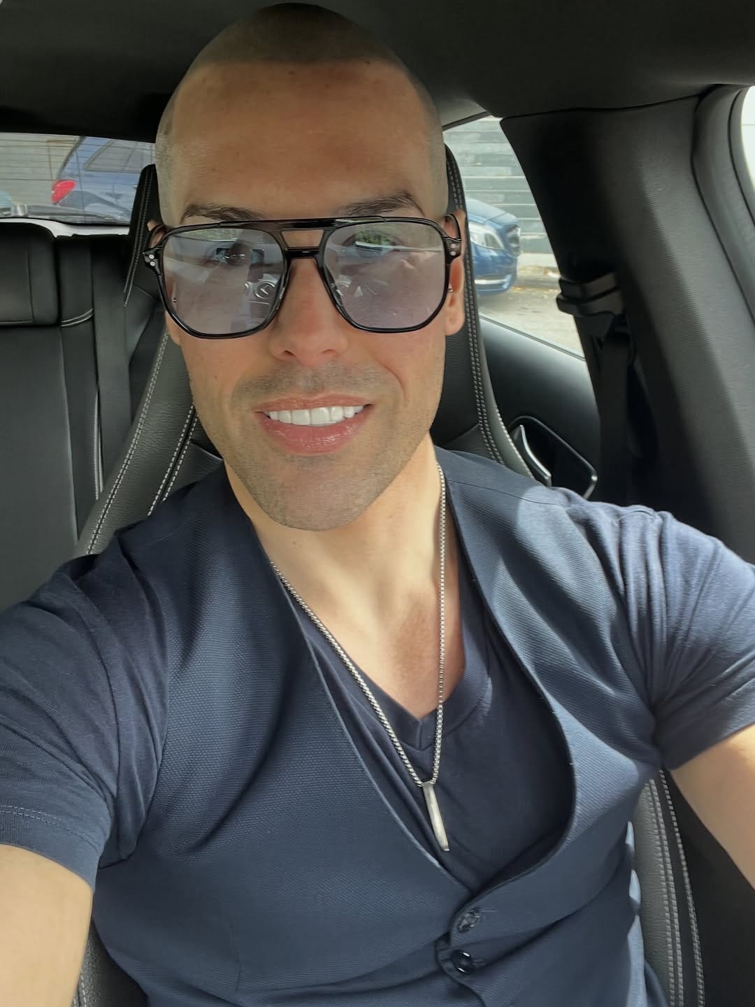 Post 1 by VÍCTOR DEL POZO - OH MY CLUB on Instagram (image)