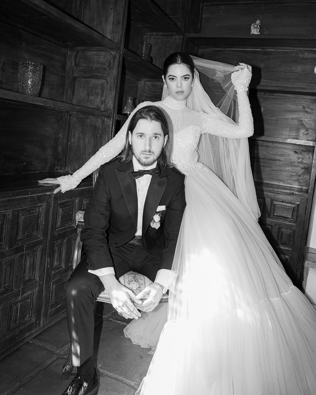 Post 8 by Ernesto Villalba | Wedding photographers on Instagram (carousel)