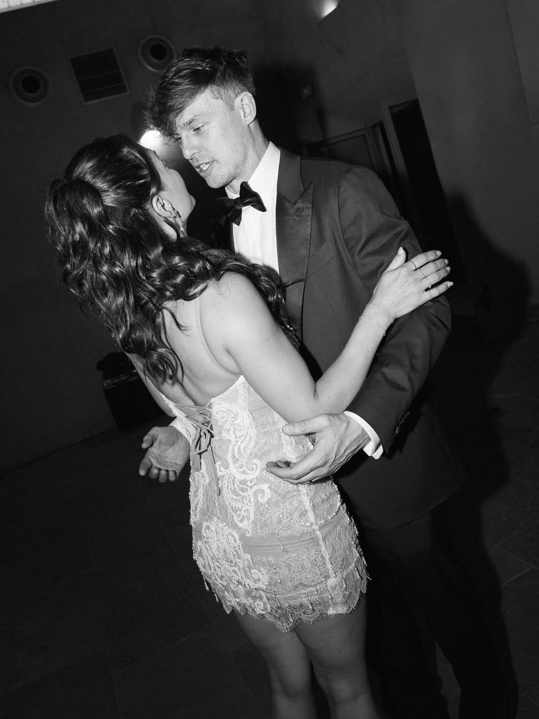 Post 5 by Ernesto Villalba | Wedding photographers on Instagram (carousel)