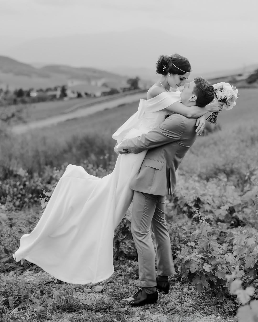 Post 3 by Albert Pamies️ 🍁 Wedding Photographer on Instagram (carousel)