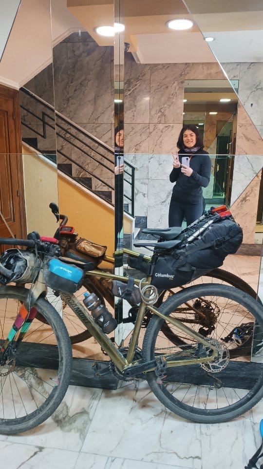 Post 10 by Laura Rincón | Bikepacking, ultraciclismo y aventura on Instagram (video)