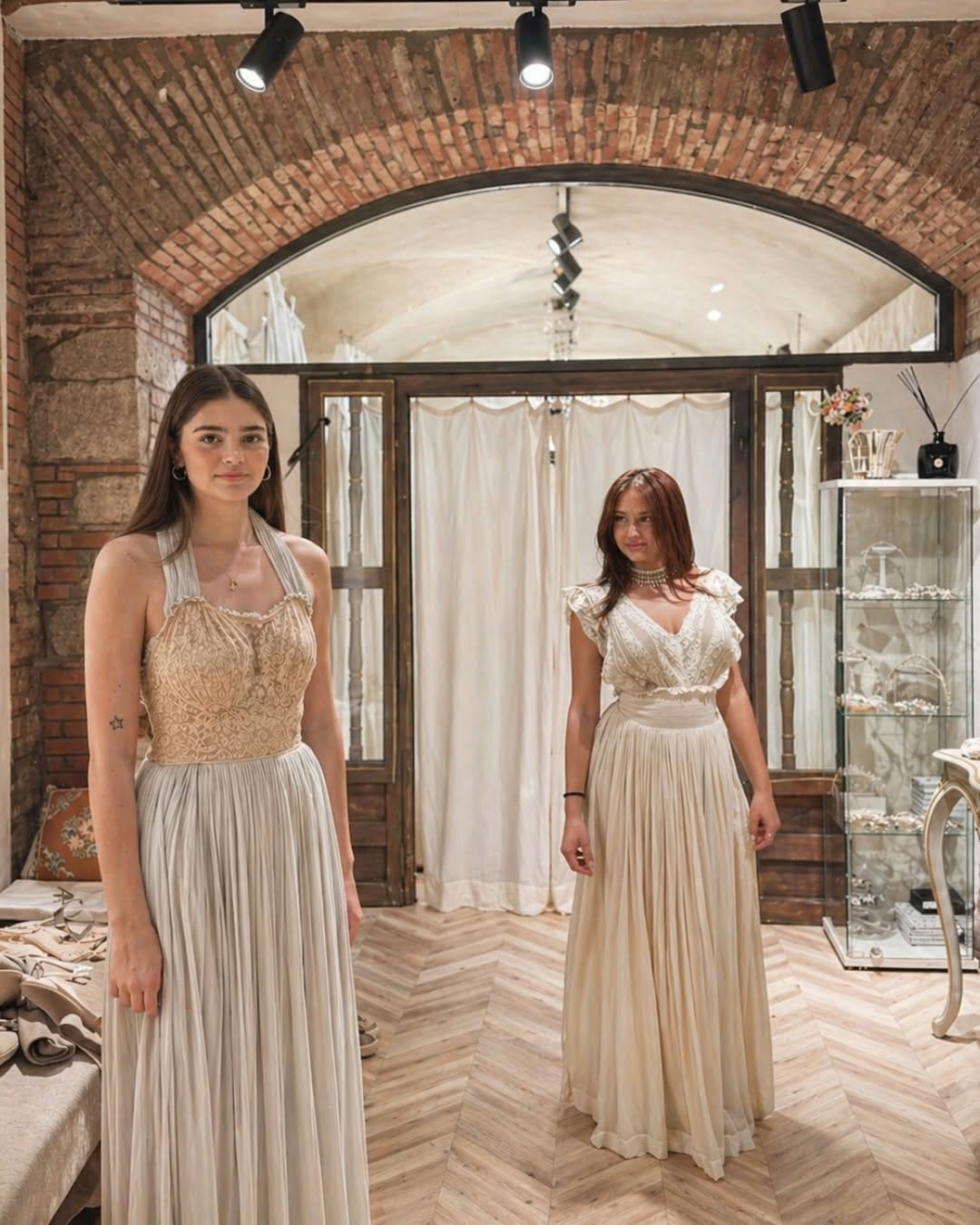 Post 8 by L’Arca Vintage| Unique Vintage on Instagram (carousel)