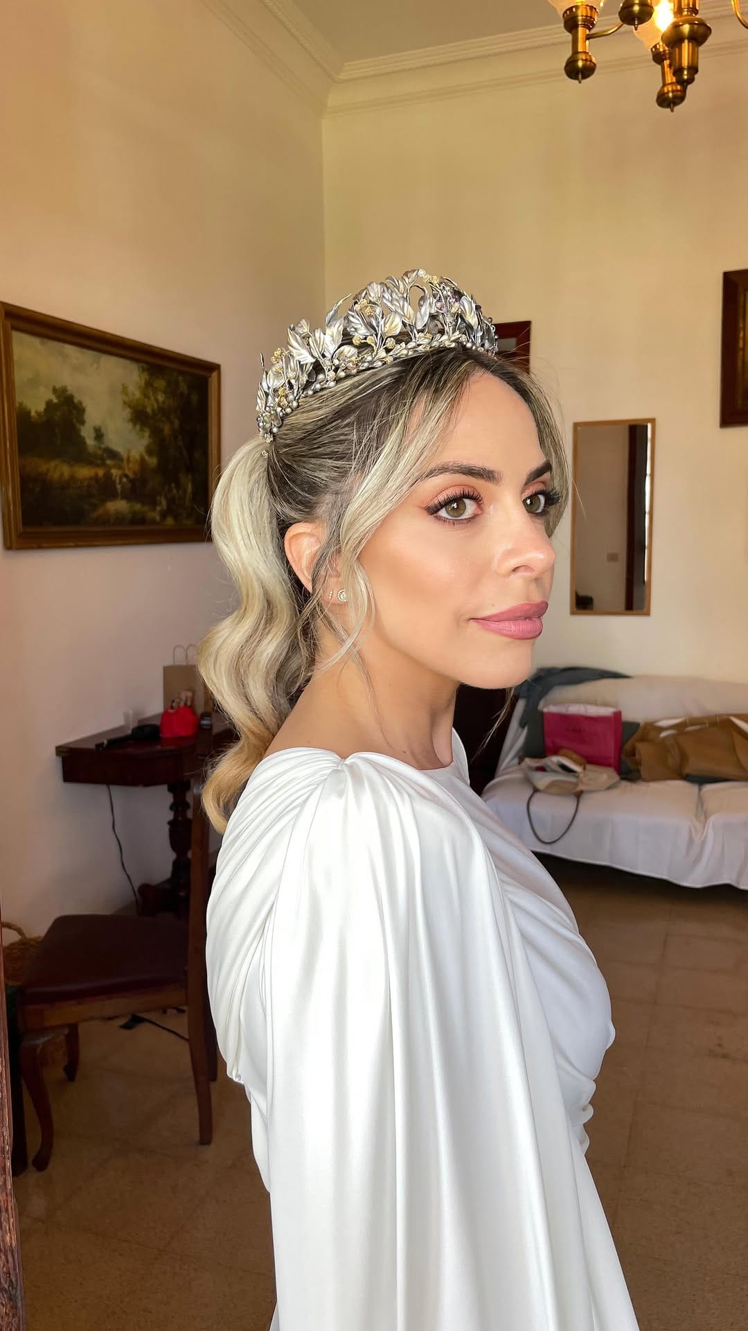 Post 10 by Maquilladora profesional en Tenerife on Instagram (video)