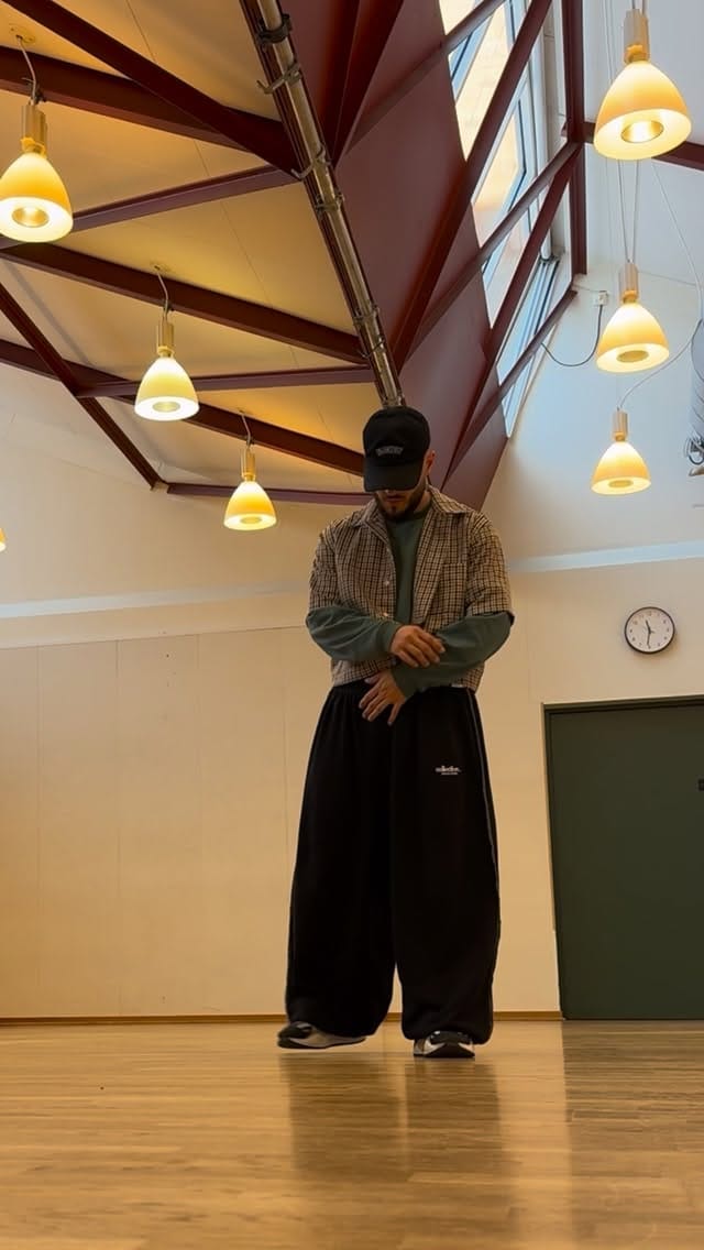 Post 4 by 𝗞 𝗜 𝗞 𝗘  𝗚 𝗥 𝗔 𝗡 𝗘 𝗥 𝗢 on Instagram (video)