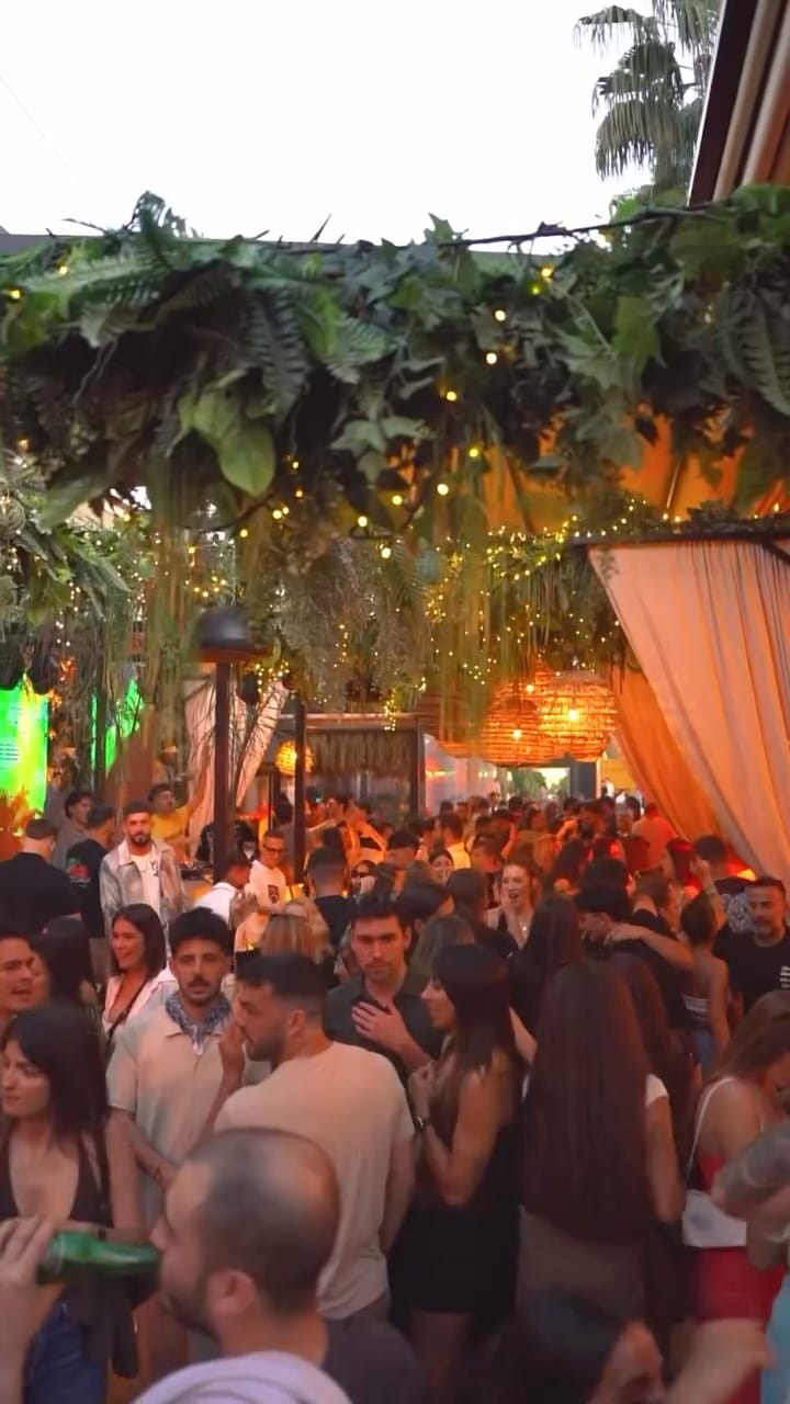 Post 5 by Logozo on Instagram (video)