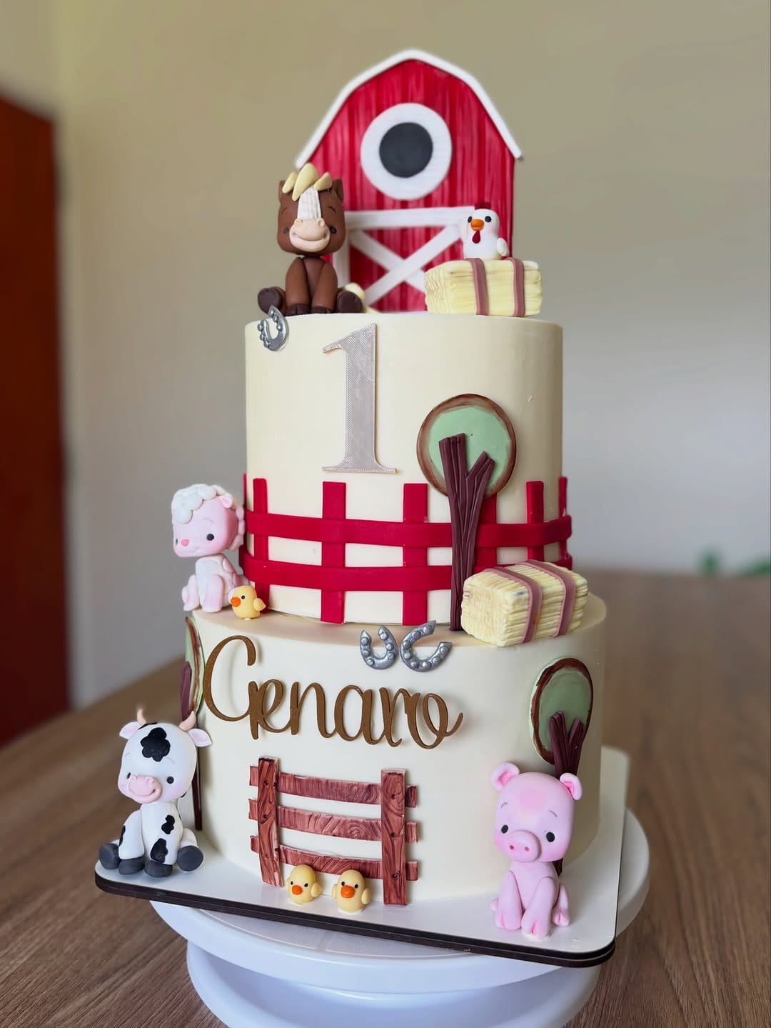 Post 3 by Catalina Pasteleria on Instagram (carousel)