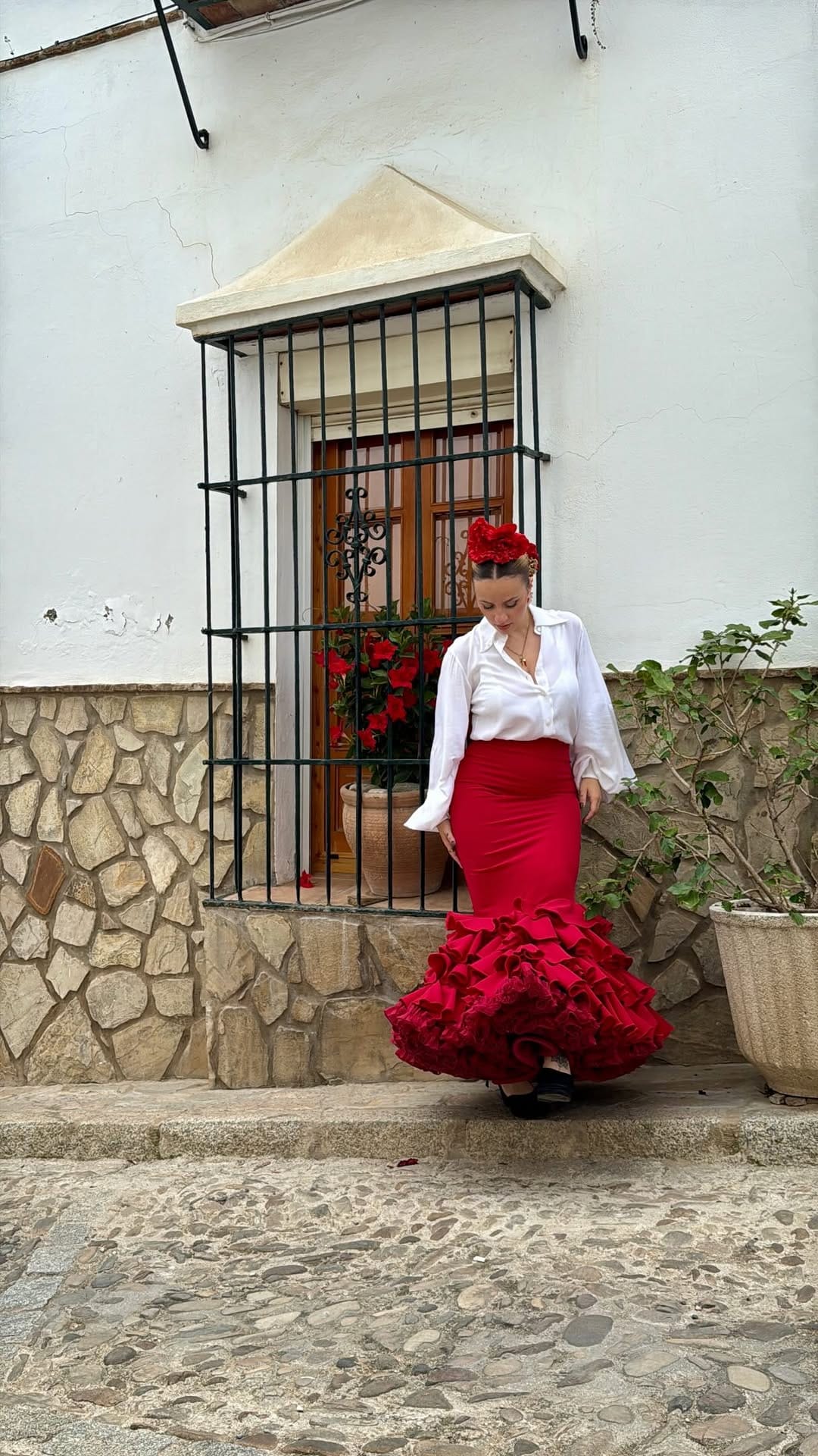 Post 7 by Juan Saavedra | Moda Flamenca on Instagram (video)