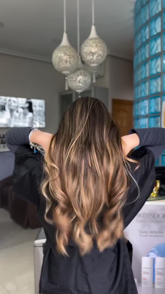 Post 1 by BALAYAGE /DIAGNOSTICO / TRATAMIENTOS on Instagram (video)
