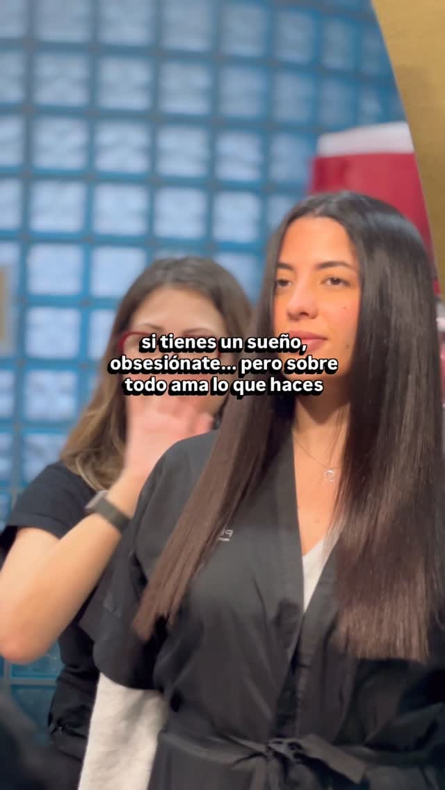 Post 6 by BALAYAGE /DIAGNOSTICO / TRATAMIENTOS on Instagram (video)
