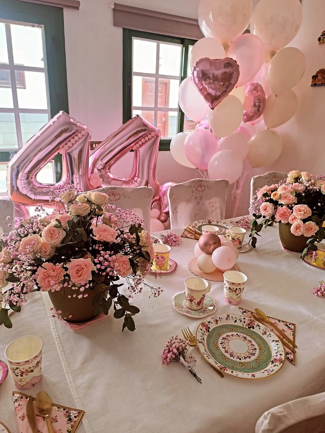 Post 6 by Decoración con Globos | Regalos a Domicilio. on Instagram (carousel)