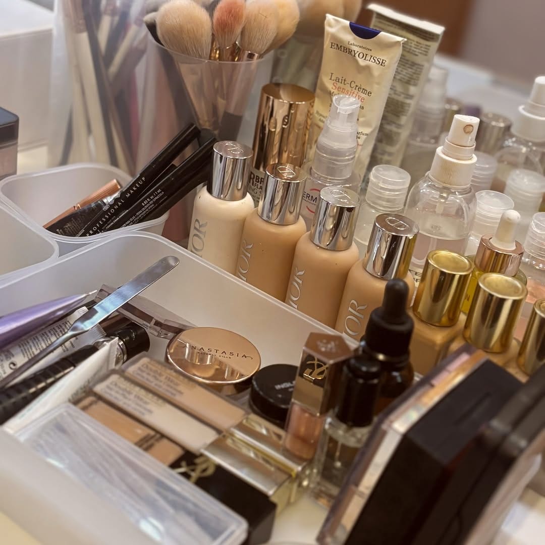 Post 6 by Carolina Gallardo • Beauty & Business Expert on Instagram (carousel)