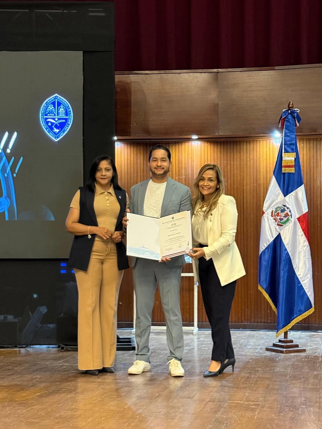 Post 4 by Dr. Erick Mota, DDS, MSD 🇩🇴 on Instagram (carousel)