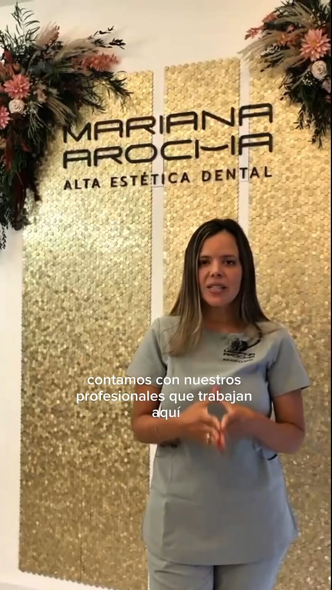 Post 1 by Mariana Arocha. MSc. PhD - Diseño de Sonrisa on Instagram (video)