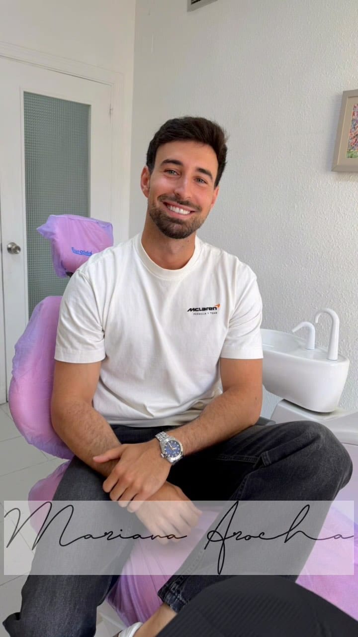 Post 7 by Mariana Arocha. MSc. PhD - Diseño de Sonrisa on Instagram (video)