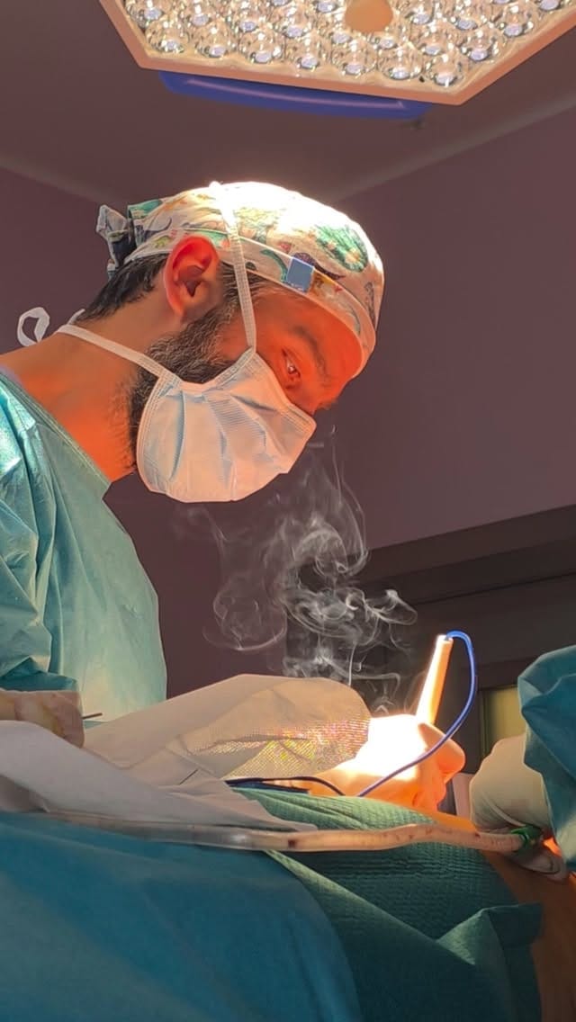 Post 6 by Dr. Sebastian Rosell Tola | Cirugía Plástica on Instagram (video)