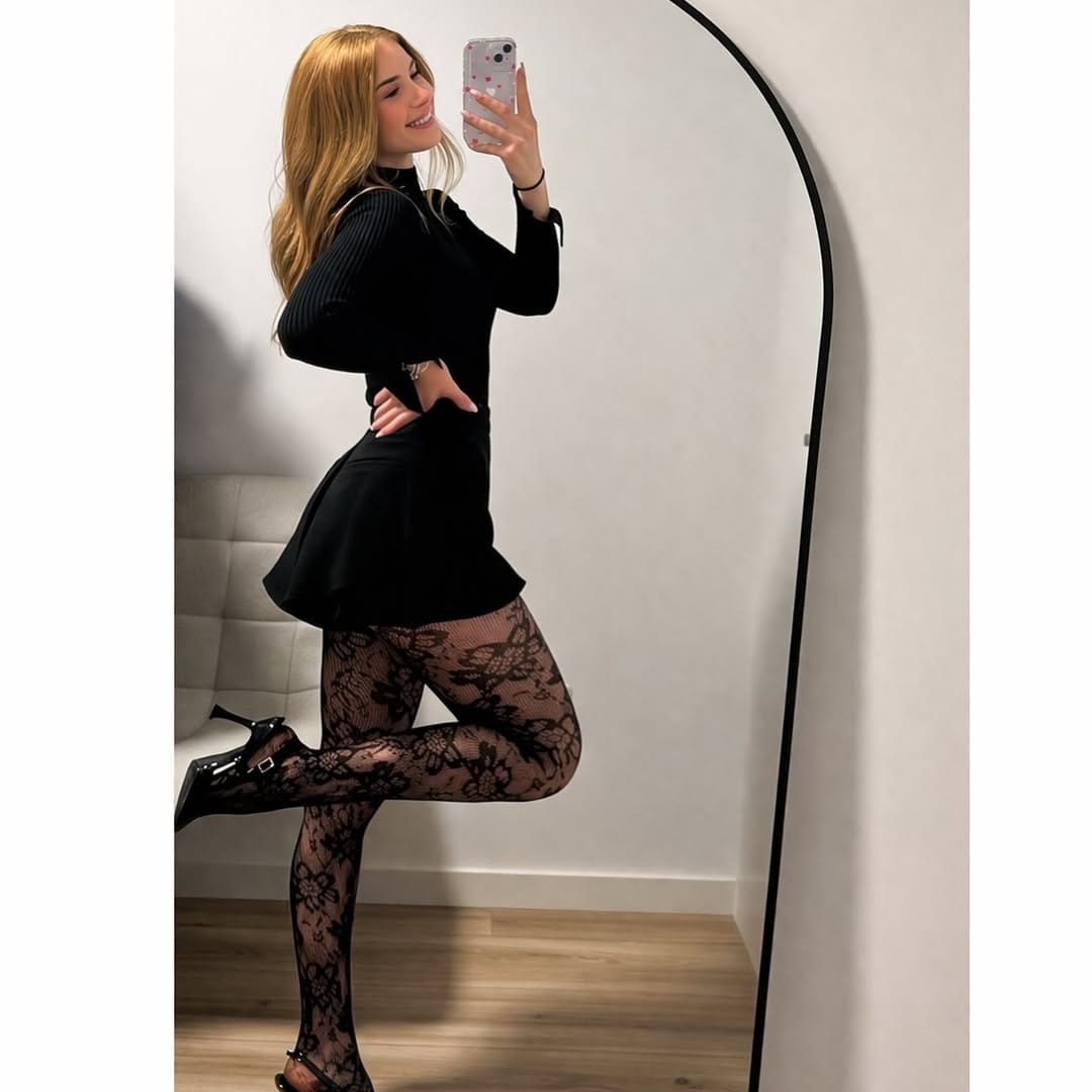 Post 1 by ISABEL MULA on Instagram (image)