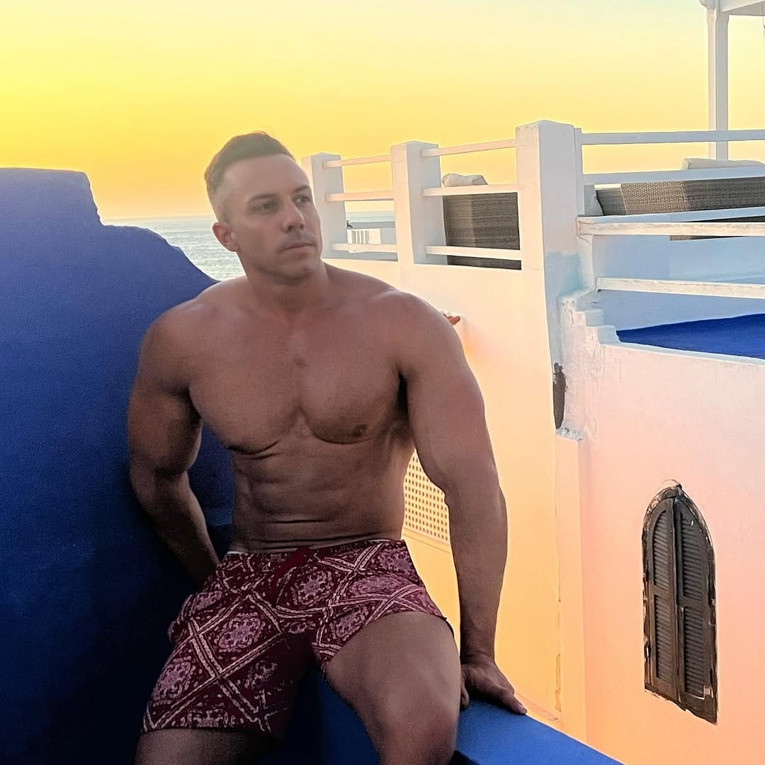 Post 10 by Javier on Instagram (image)