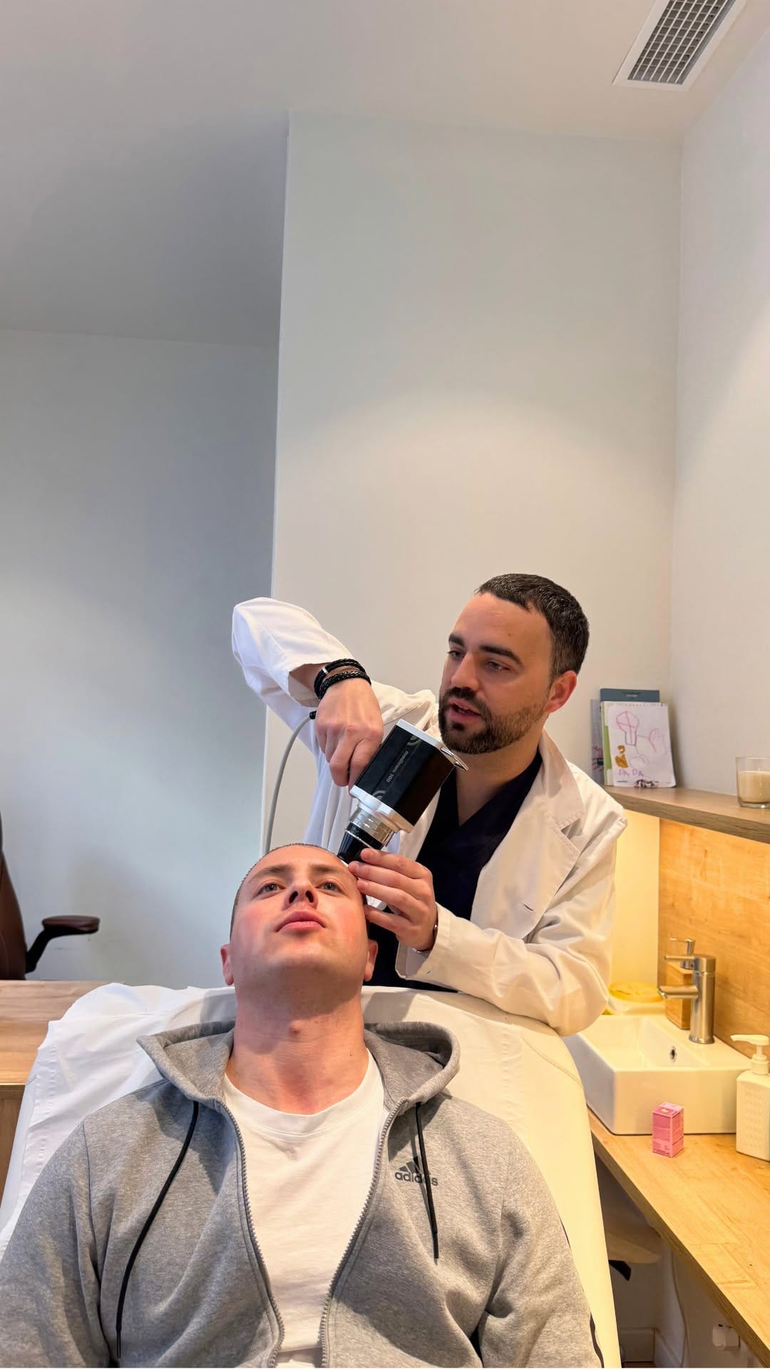 Post 7 by Dr. Ferran Ballescá on Instagram (video)