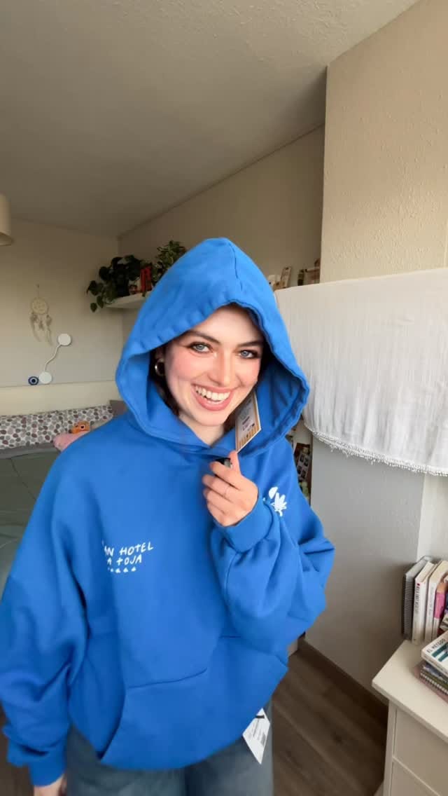 Post 4 by Laura Bernaal🌼 on Instagram (video)