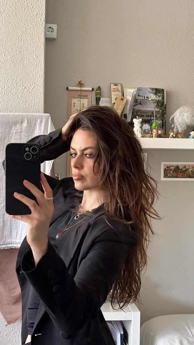 Post 9 by Laura Bernaal🌼 on Instagram (video)