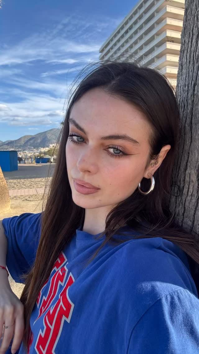 Post 8 by Laura Bernaal🌼 on Instagram (video)