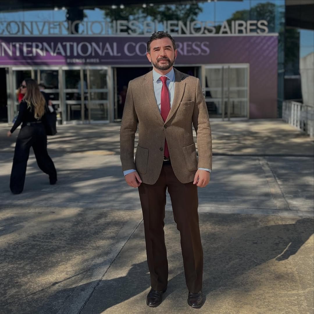 Post 5 by Dr. Rafael Urteaga G. on Instagram (image)