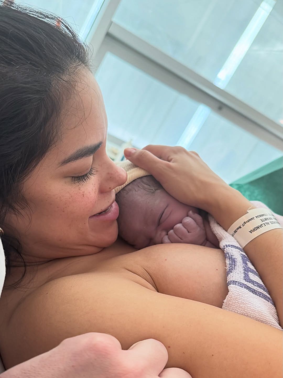Post 6 by Doctora Milagros Sosa | Especialista en medicina estética on Instagram (carousel)