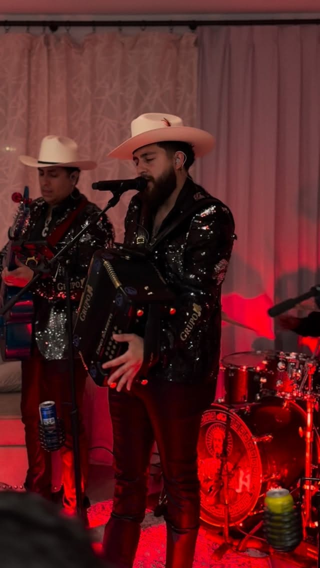 Post 1 by GRUPO J4⚡️ on Instagram (video)