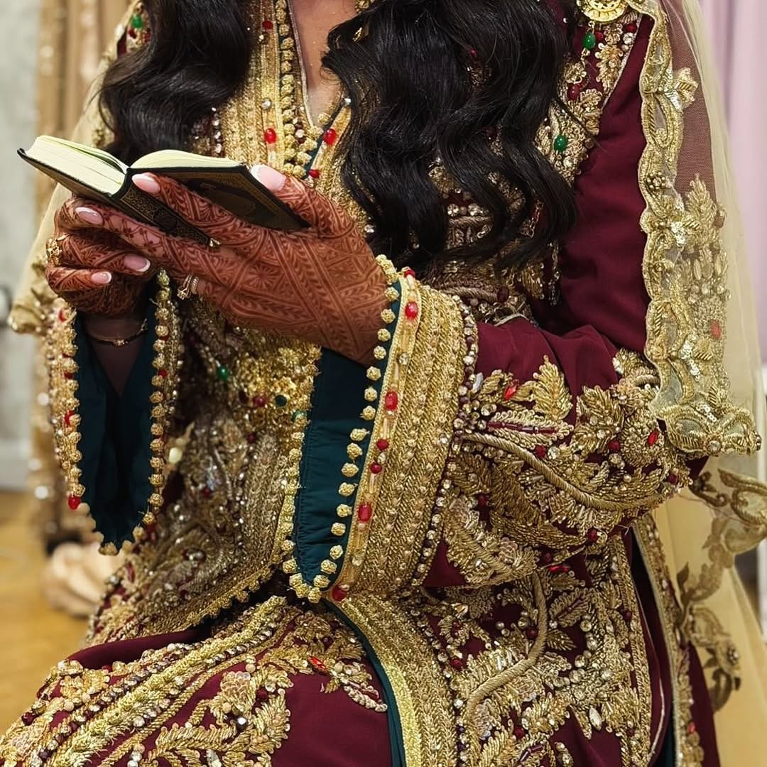 Post 4 by @henna_asmii on Instagram (image)