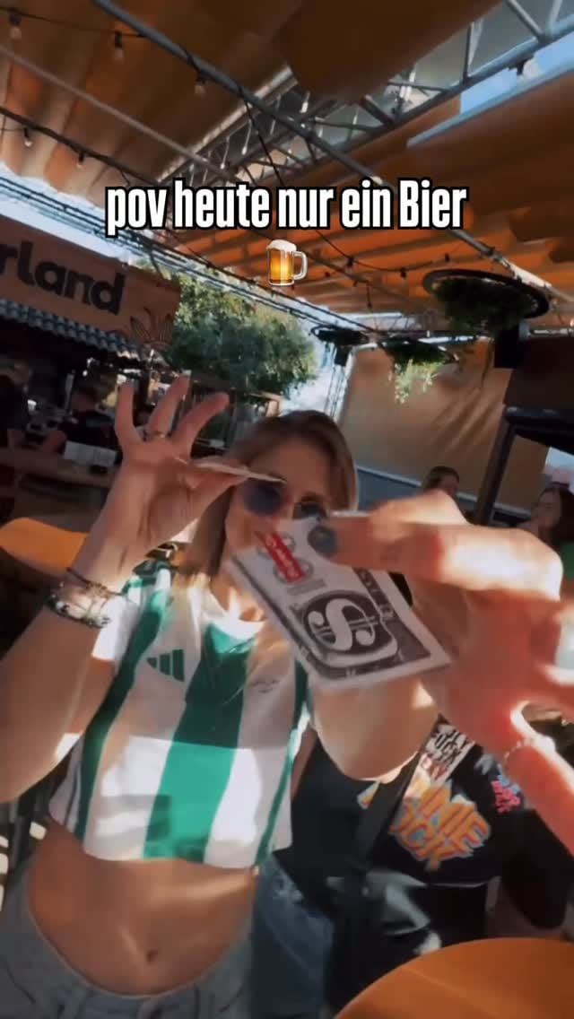 Post 3 by 𝗺𝗶𝗻𝗻𝗶𝗲 𝗿𝗼𝗰𝗸 on Instagram (video)