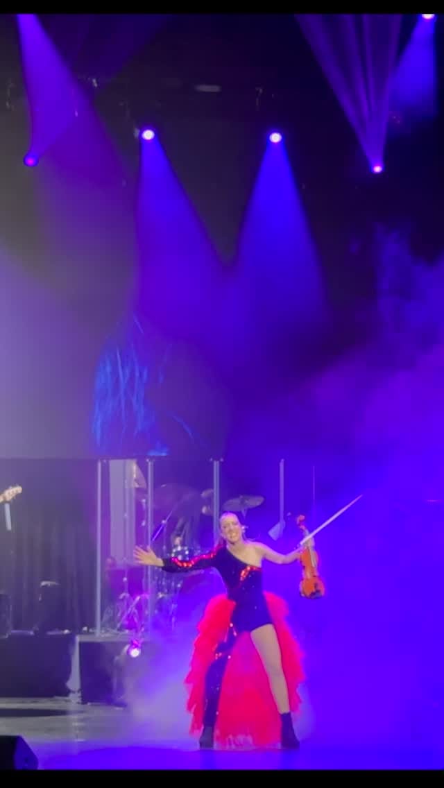 Post 5 by ELY LEE on Instagram (video)