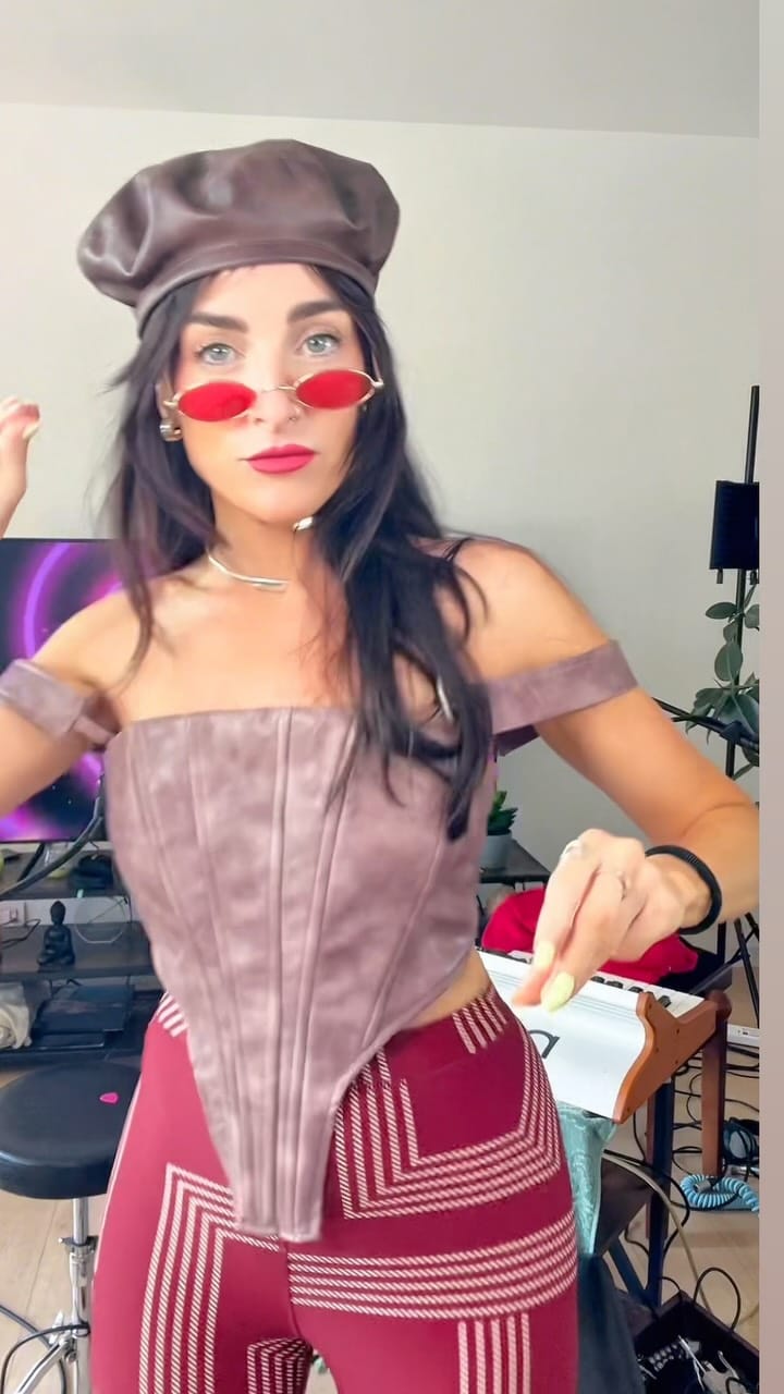 Post 1 by Rebecca Houlihan Singer on Instagram (video)