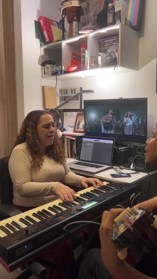 Post 8 by Somosleón | Grupo | Música Cristiana | Alabanza on Instagram (video)