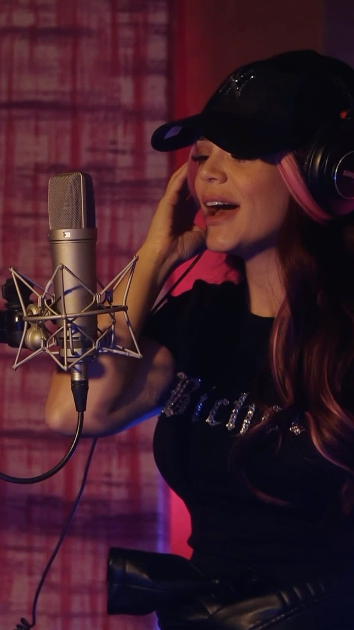 Post 5 by Davinia Fleitas on Instagram (video)