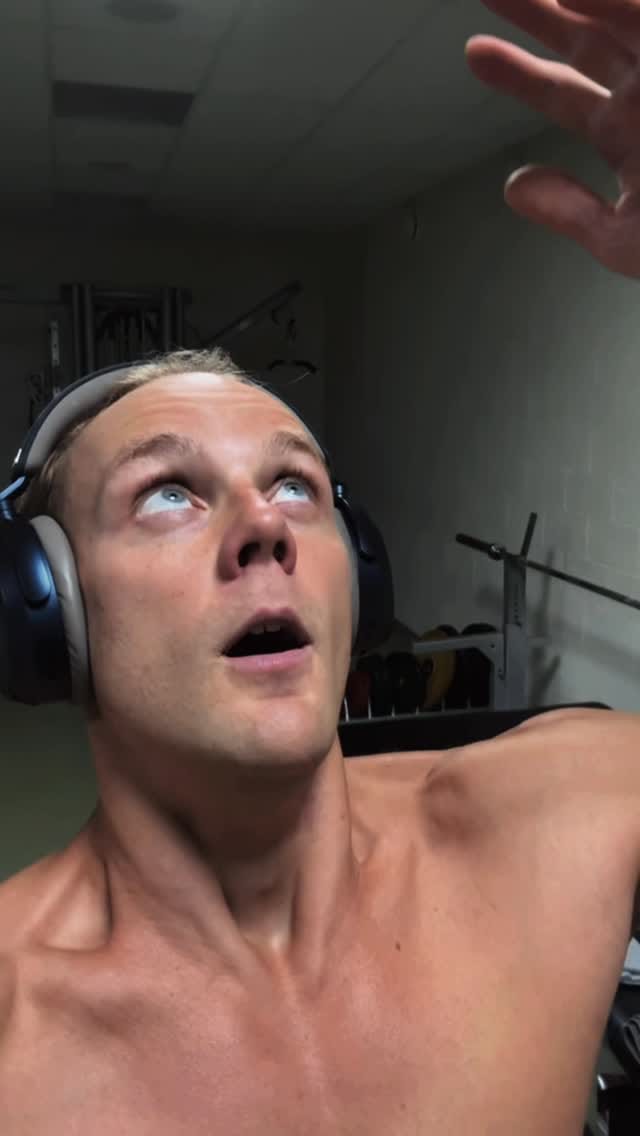 Post 4 by Hendrik Oviir on Instagram (video)