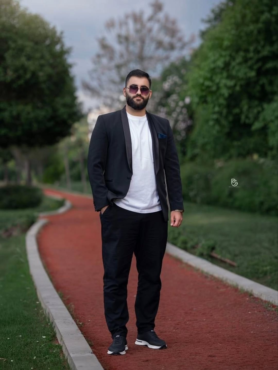 Post 1 by Aram Zebari on Instagram (carousel)