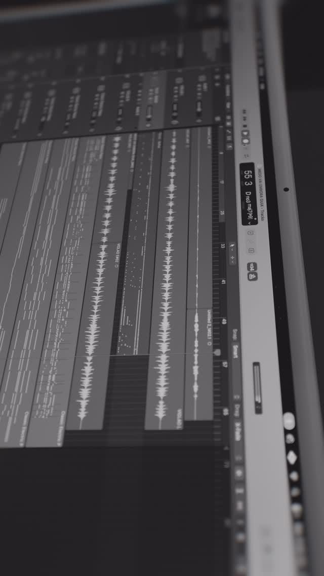 Post 6 by Heber Son on Instagram (video)