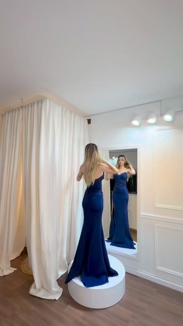 Post 8 by EMILIA on Instagram (video)