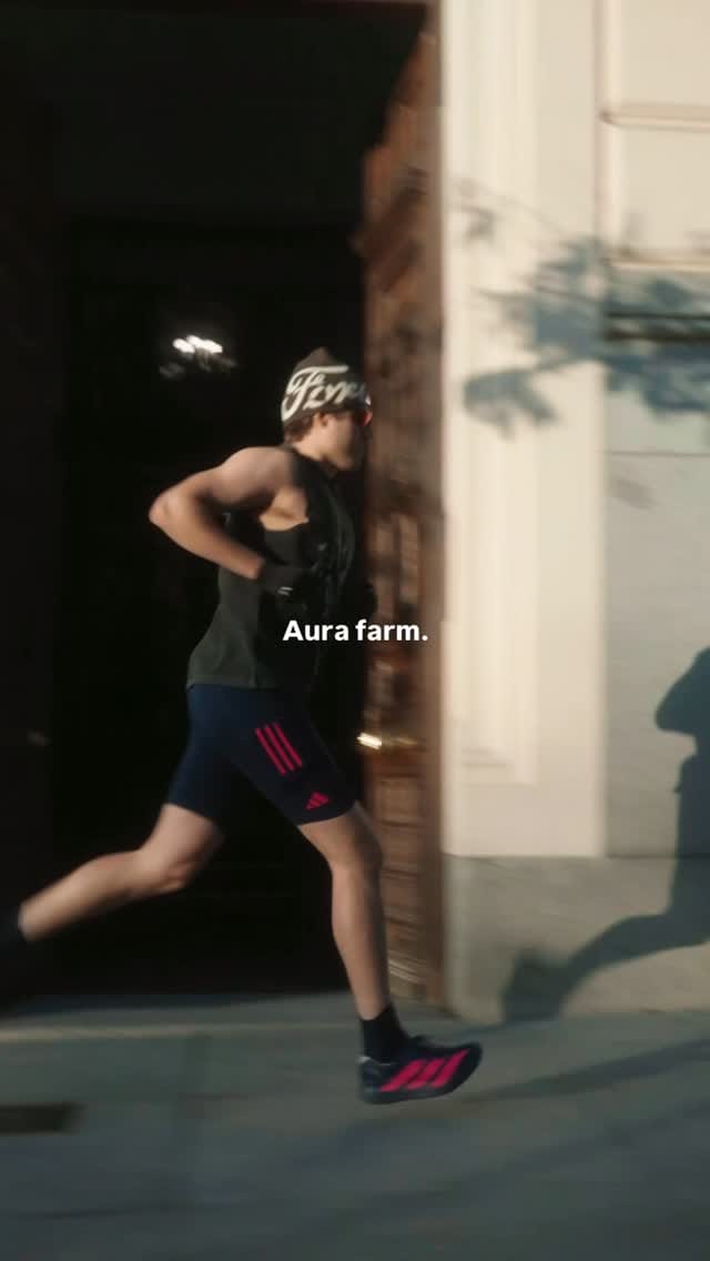 Post 3 by Christian Lorente on Instagram (video)