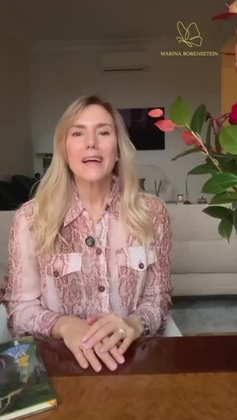 Post 10 by Marina Bores on Instagram (video)