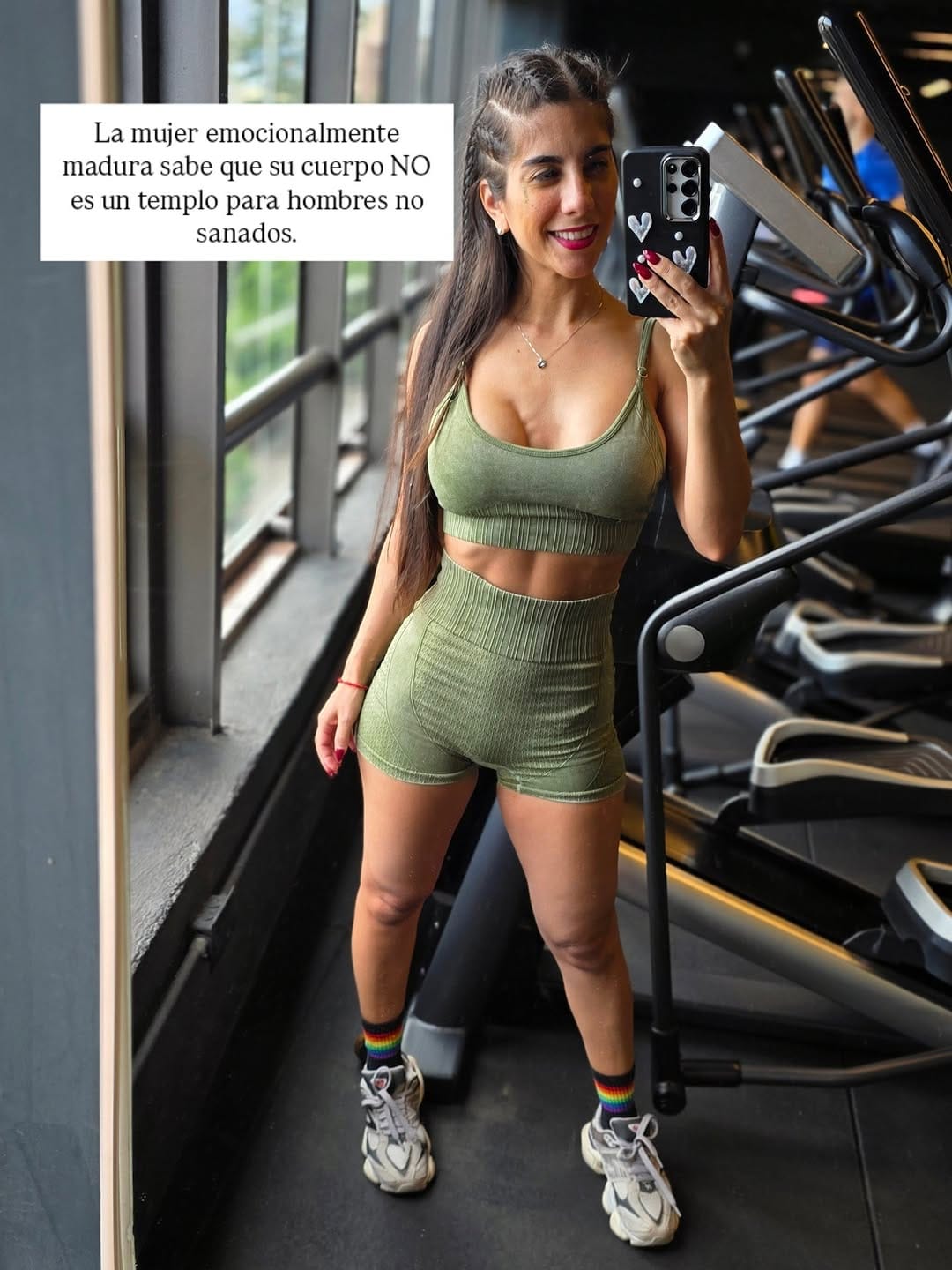 Post 5 by Maira Fernandez on Instagram (carousel)
