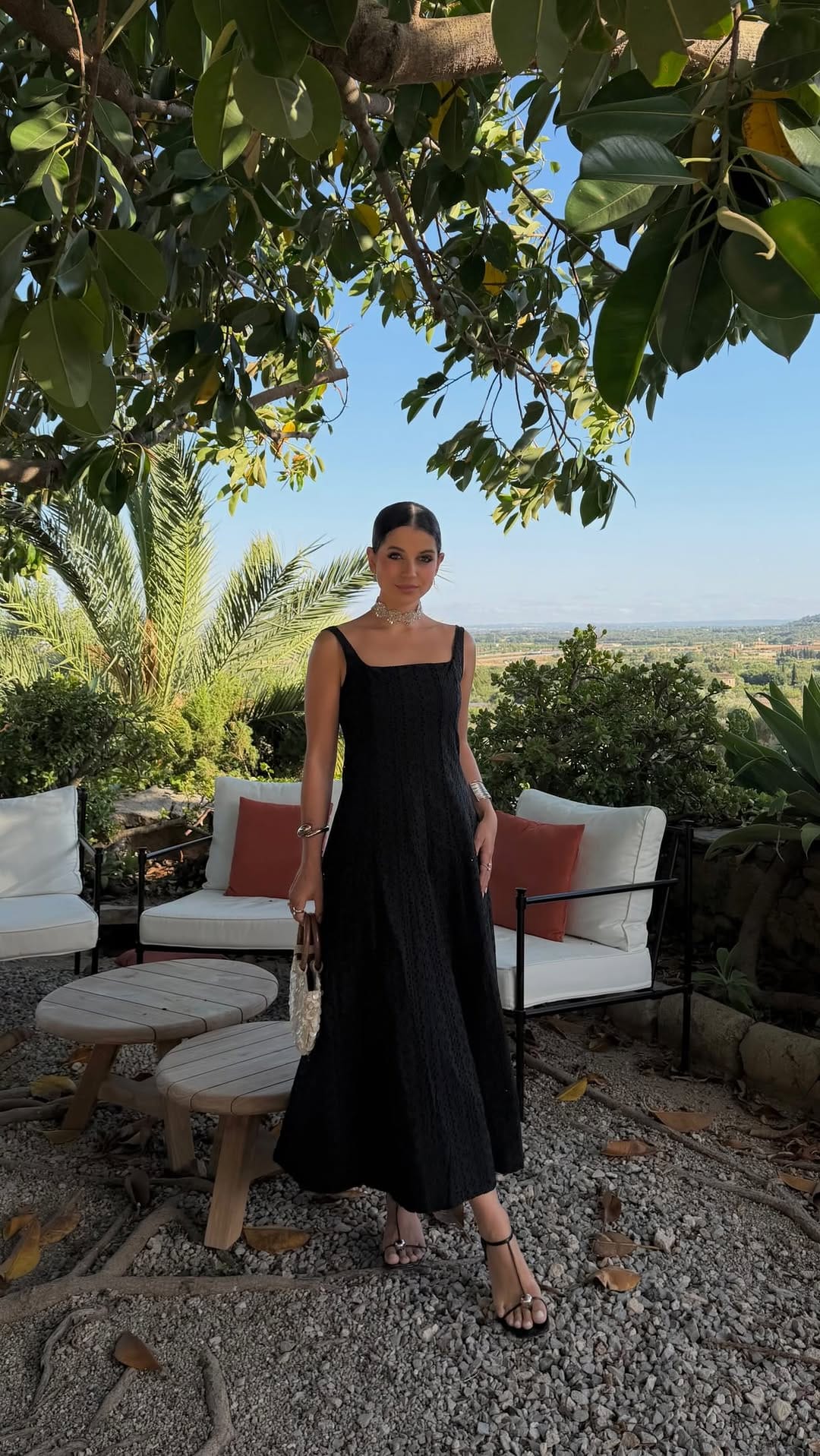 Post 4 by 𝐶𝑎𝑟𝑚𝑒𝑛 𝑃𝑎𝑠𝑡𝑜𝑟 on Instagram (video)