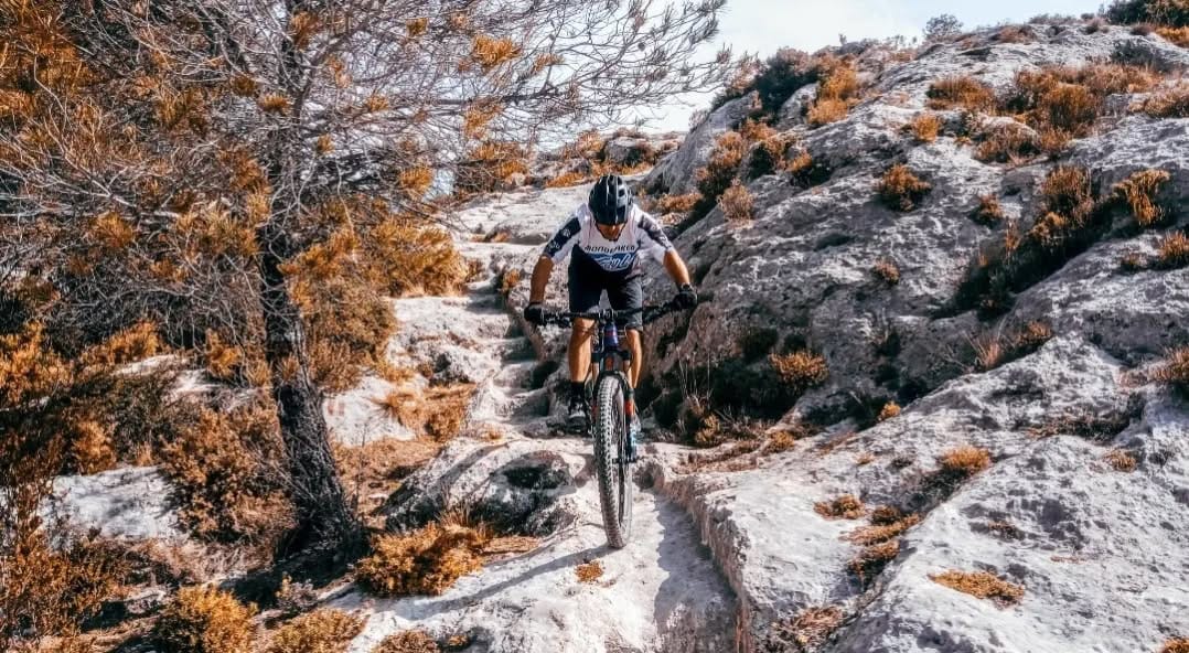 Post 9 by Leandro Martinez on Instagram (image)