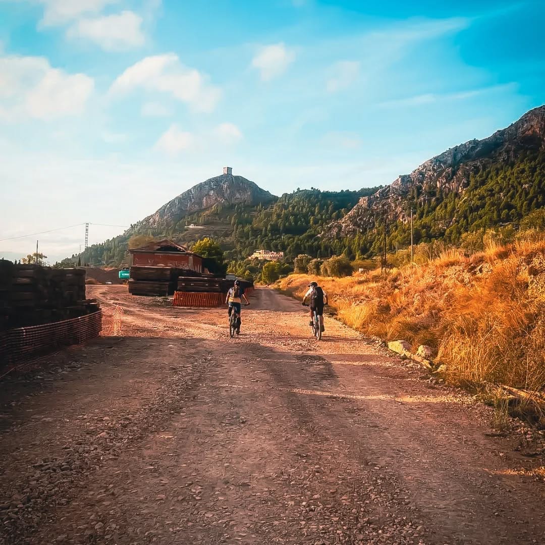 Post 4 by Leandro Martinez on Instagram (image)