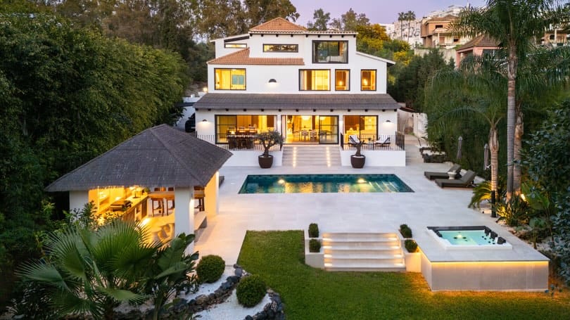 Post 6 by Luxury Real Estate Marbella on Instagram (carousel)