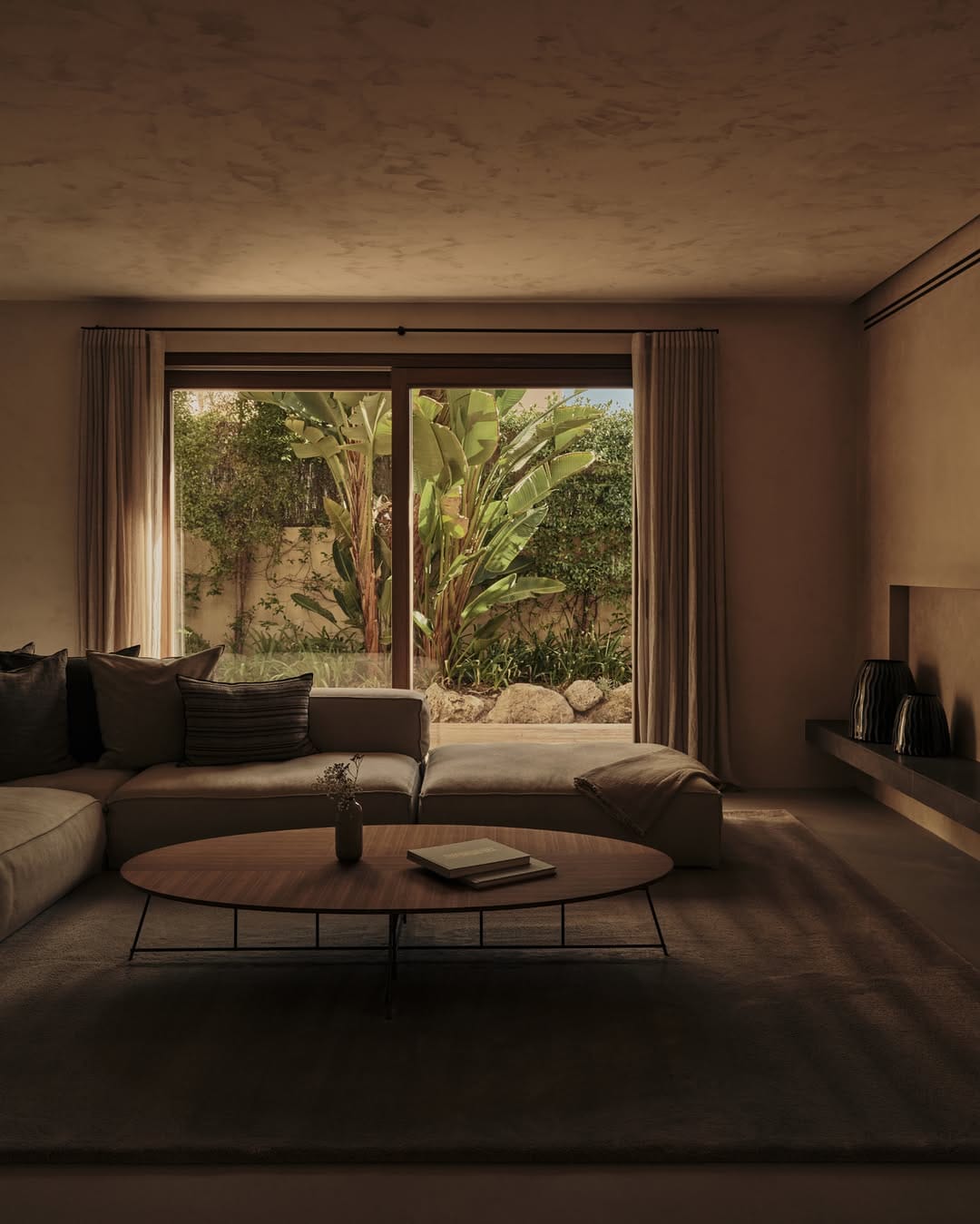 Post 6 by Perlentaucher on Instagram (image)