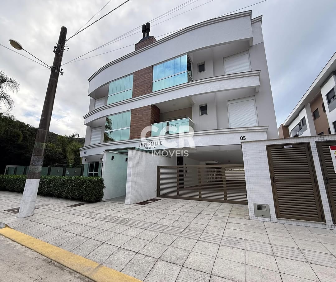 Post 3 by Imobiliária GCR Imóveis on Instagram (carousel)