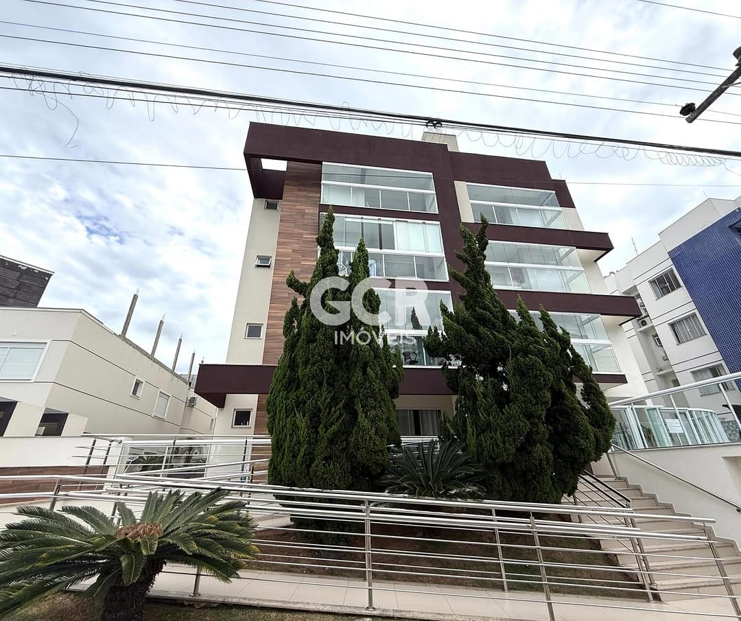 Post 6 by Imobiliária GCR Imóveis on Instagram (carousel)