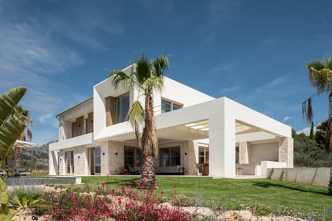 Post 8 by Sophisticated Projects&Estates on Instagram (carousel)